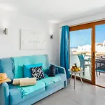 B16 Windsor Park, Exclusive Sea View, Heated Pool 아데제