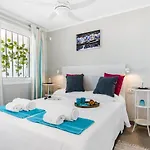B16 Windsor Park, Exclusive Sea View, Heated Pool 아파트