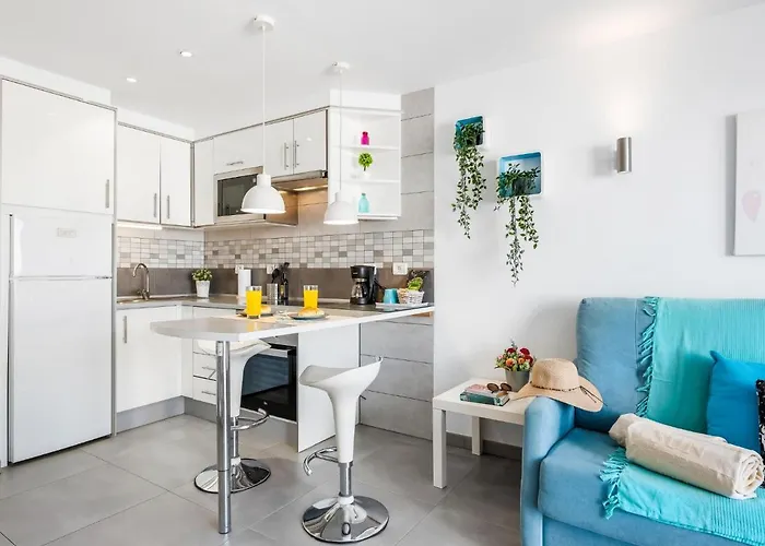 B16 Windsor Park, Exclusive Sea View, Heated Pool Apartman *