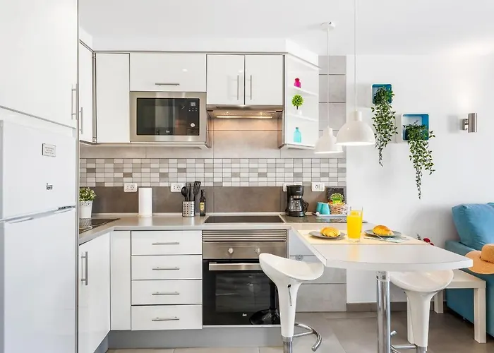 B16 Windsor Park, Exclusive Sea View, Heated Pool