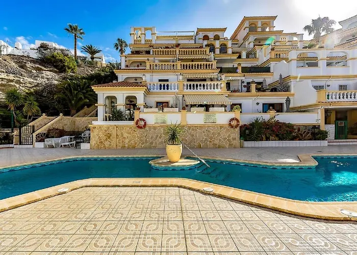 아파트 B16 Windsor Park, Exclusive Sea View, Heated Pool 아데제