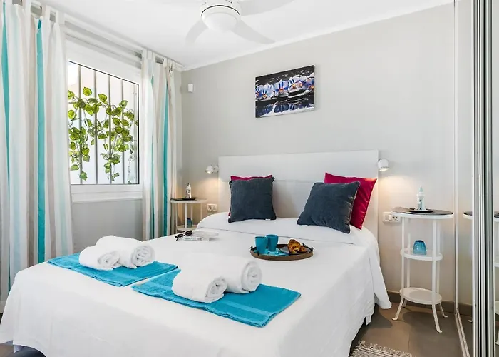 B16 Windsor Park, Exclusive Sea View, Heated Pool 아파트